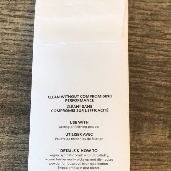 Bare Minerals Supreme Finisher Brush - Picture 5 of 6